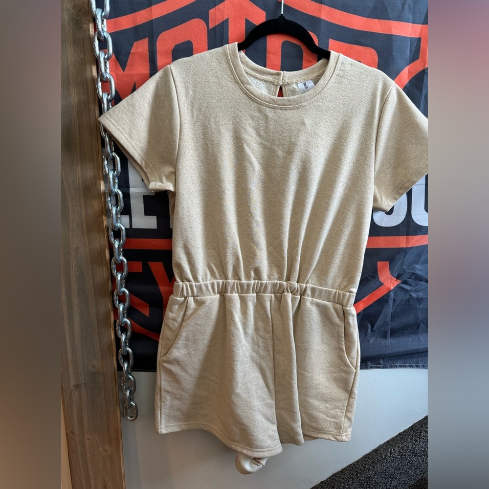Smash + Tess Backyard Shorty Romper - Picture 4 of 6